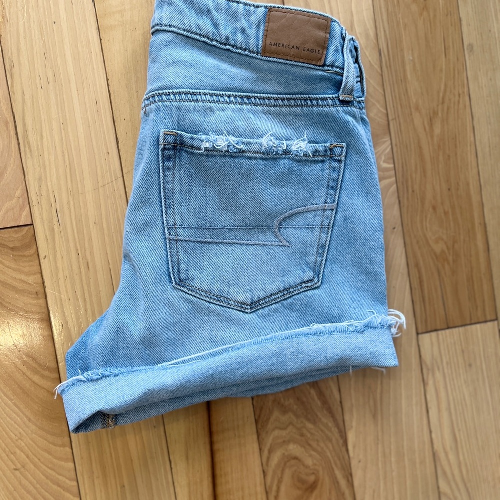 AMERICAN EAGLE Tomgirl midi jean short size 2 - Picture 2 of 4
